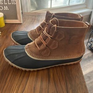 Sorel Out and About Waterproof duck Boots size 9